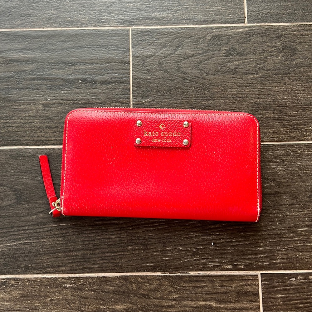 VGUC Kate Spade Wallet in Red